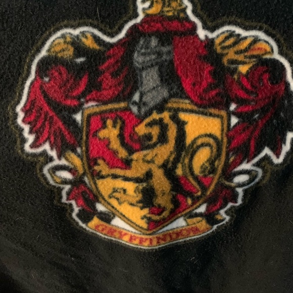 Harry Potter throw blanket with sleeves. - Picture 3 of 6